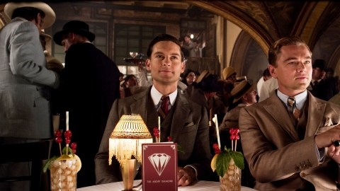 Tobey Maguire y Leonardo DiCaprio  en una escena de la esperada 'The Great Gatsby'.