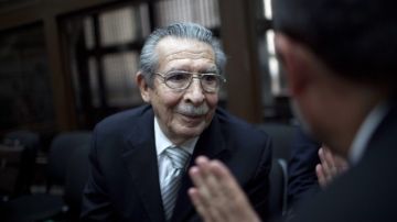 El exgeneral golpista José Efraín Ríos Montt, asiste a una audiencia judicial, en Ciudad de Guatemala, en  el proceso abierto en su contra por genocidio.
