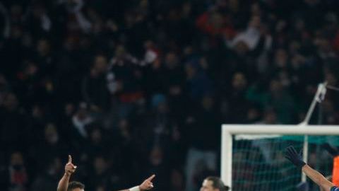 El gol de Ibrahimovic en claro fuera de lugar puso al PSG en la lucha por las semis y a la espera del de vuelta en el Camp Nou.