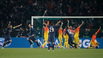 El gol de Ibrahimovic en claro fuera de lugar puso al PSG en la lucha por las semis y a la espera del de vuelta en el Camp Nou.