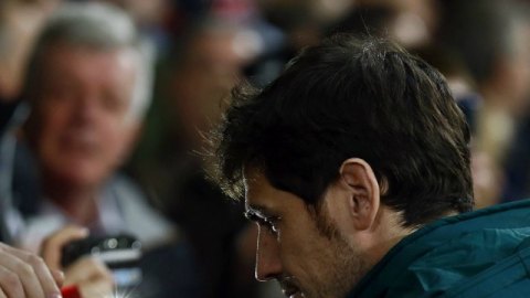 Iker Casillas queado para el duelo ante Galatasaray, en la Champions