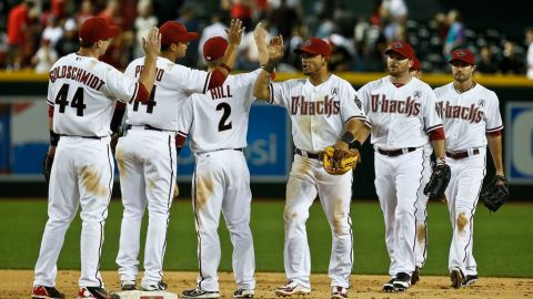 Bates venezolanos llevan a Arizona a su primer triunfo en la temporada.