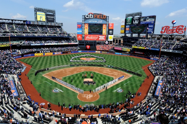 Vista panorámica del Citi Field de Queens en el juego de apertura de los Mets frente a los Padres de San Diego.