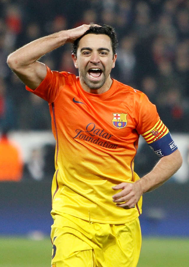 Xavi Hernández festeja el segundo gol del Barcelona frente al PSG.