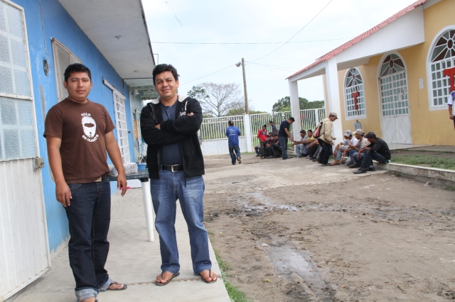 Rubén Figueroa, junto con el cura Tomás González, son los responsables del refugio La 72.