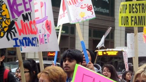 Algunos legisladores que participan en la elaboración de la iniciativa migratoria quieren modificar el actual sistema migratorio limitando las visas por familia y reforzando las basadas en el empleo.