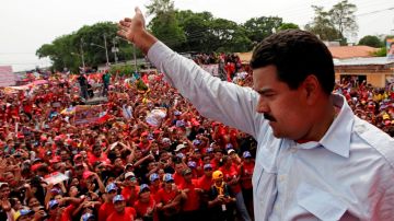 Nicolás Maduro se ha tenido que efender de las burlas por decir Hugo Chávez se le apareció en forma de un "pajarito".