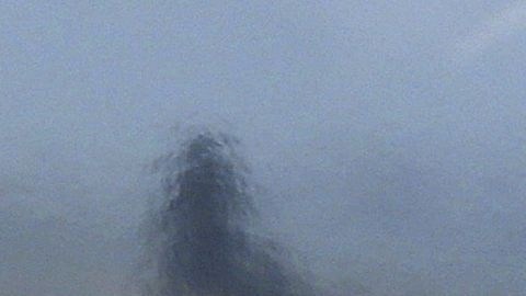 Un F22 estadounidense toma vuelo sobre pista en Corea del Sur.