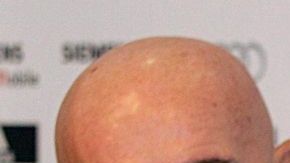 Arrigo Sacchi se ha mostrado 'bipolar' en sus declaraciones sobre Iker Casillas. En la foto, Sacchi con el ex jugador y directivo madridista Emilio Butragueño.