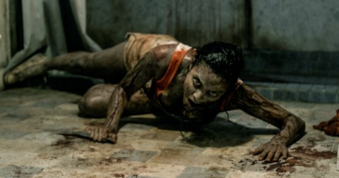 Diversas escenas de 'Evil Dead', el 'remake' del clásico de Sam Raimi que ahora ha realizado el cineasta uruguayo Fede Álvarez.
