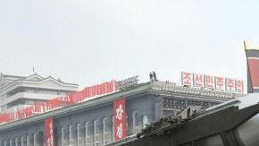 Fotografía del 2010 cedida por la Agencia Central de Noticias de Corea del Norte (KCNA), donde se ve un misil 'Musudan' durante un desfile militar en la conmemoración del 65 aniversario de la fundación del Partido de los Trabajadores de Corea en Pyongyang (Corea del Norte).