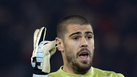 Al portero del Barcelona, Víctor Valdés, le gustaría jugar en la Premier League