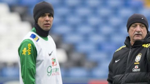 Luiz Felipe Scolari buscará su primer triunfo con Brasil, ahora frente a Bolivia