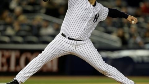 Andy Pettitte lanzó 8 entradas para guiar a Yanquis.