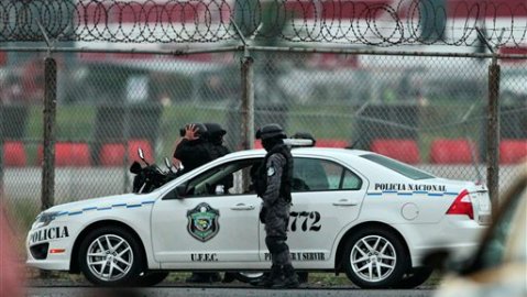 Los dos guatemaltecos, tras presentar una actitud extraña, fueron detenidos el jueves en el aeropuerto internacional Tocumen de la capital panameña, procedentes de Guatemala.