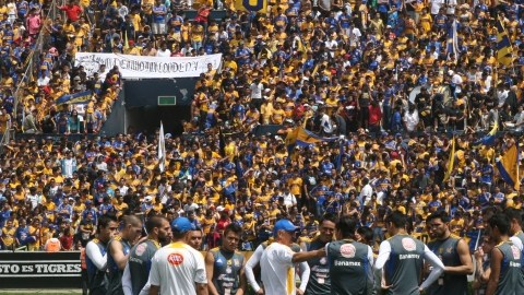 Más de 20 mil fans cobijaron ayer a los Tigres durante la práctica en el Universitario.