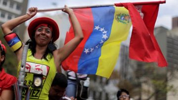 A tres días de haberse iniciado la campaña presidencial en Venezuela  las encuestas favorecen a los seguidores del candidato gobiernista Nicolás Maduro.