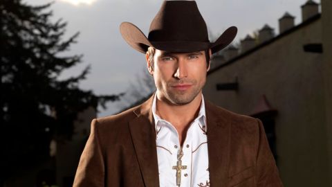 Rafael Amaya leyó libros sobre el narcotráfico y vivió unos meses en Sinaloa para encarnar su personaje.