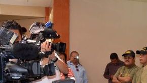Integrantes de la Policía Comunitaria ofrecieron una conferencia de prensa para ofrecer su respaldo al movimiento magisterial que se ha convertido en el Movimiento Popular de Guerrero (MPG).