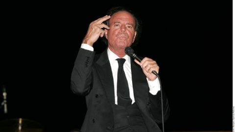 Julio Iglesias lleva ya 45 años de carrera, con más de 80 álbumes a sus espaldas.