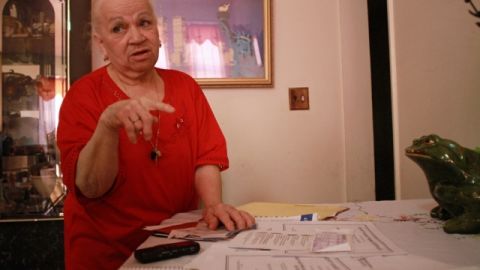 Juana Del Valle, de Brooklyn, durante la entrevista con EL DIARIO en la que denunció a la 1st Security Preparation & Placement, Inc. de haber estafado a su hijo quien buscaba ser entrenado como guardia de seguridad.