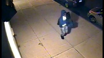 Imagen del sospechoso tomada del video difundido por las autoridades de Nueva York.