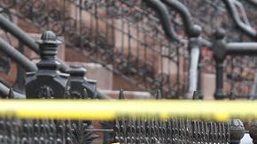 Una docena de personas quedó sin un techo a causa del incendio. En bolsas plásticas intentaron rescatar algunas cosas, pero las llamas actuaron con rapidez.