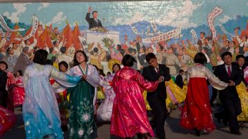 Bailables y fiestas son parte de la celebración norcoreana.