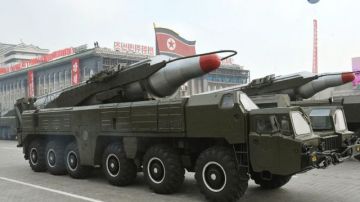 Corea del Norte recientemente trasladó, se cree que un misil "Musudan", a su costa este en una muestra de su poderío militar o como preparación para un inminente lanzamiento, según multiples fuentes en Seúl, Corea del Sur.
