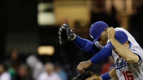 Los Dodgers derrotaron a los Padres en juego con mucha adrenalina y así lo celebraron.