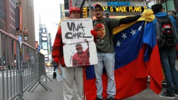 José Bermúdez y Rowell Botero formaron parte del grupo  que se reunió en Times Square para apoyar a Nicolás Maduro.