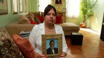 Jo Ann Soto, madre de Londell Byrd, asesinado a tiros en El Bronx en  2010.