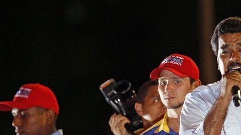 Maduro aparece arriba en las preferencias electorales.