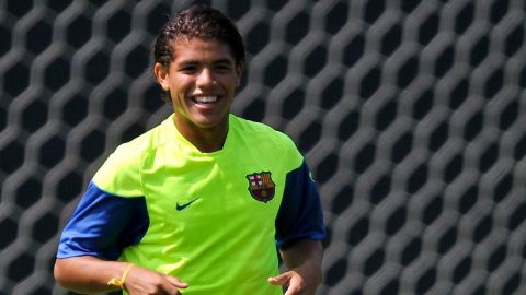 De consolación: Jonathan Dos Santos podría jugar gracias a las bajas de estrellas culés.