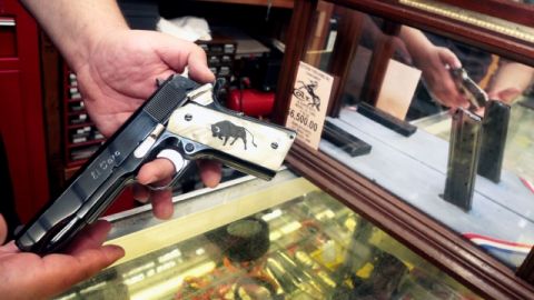 La legislación propuesta es apenas una sombra de lo que debería ser una verdadera ley de control de armas.