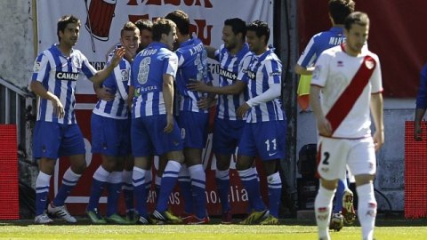 La Real Sociedad derrotó 2-0 al Rayo Vallecano y está en puestos de Champions