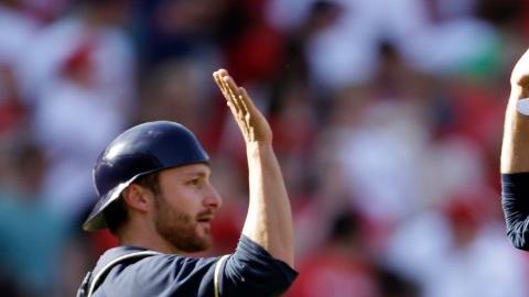 Los Cerveceros de Milwaukee logran vencer por 4-3 a los Cardenales de San Luis.