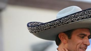 Los protagonistas de la historia son: Danna García y Jorge Salinas.