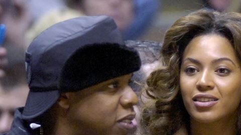 "Ahora lo que le agrada es el ritmo, la música salsa y cualquier cosa que tenga compás...", dijo la artista. En la foto, Beyonce junto a Jay-Z.