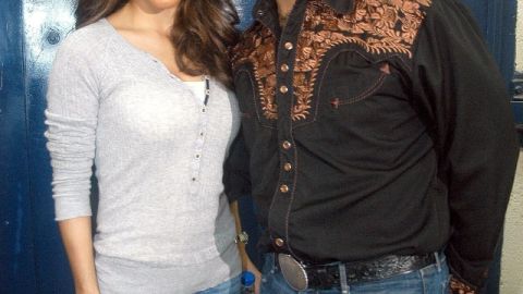   El actor Eduardo Capetillo quien aparece con su esposa y actriz Bibi Gaytán- cumplió 43.