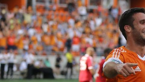 Will Bruin aportó un gol en el triunfo del Houston Dynamo sobre el Chicago Fire.