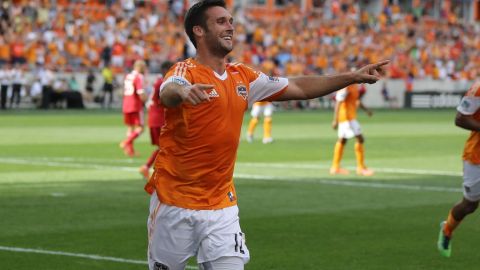 Will Bruin aportó un gol en el triunfo del Houston Dynamo sobre el Chicago Fire.
