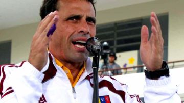 Capriles enfrentó hoy al candidato oficialista y mandatario encargado Nicolás Maduro.