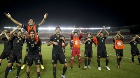 La selección mexicana derrotó 2-0 a Guatemala y consiguió su boleto