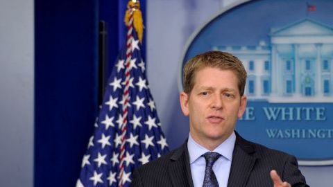 El portavoz de la Casa Blanca, Jay Carney,  aseguró que debido al estrecho margen entre los candidatos venezolanos sería necesario hacer el recuento.
