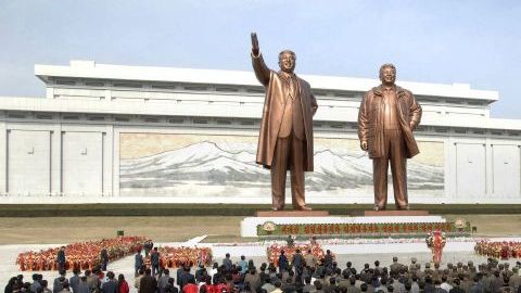 Los habitantes de Pyongyang se volcaron a las calles.