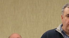 Davis durante la conferencia de prensa.