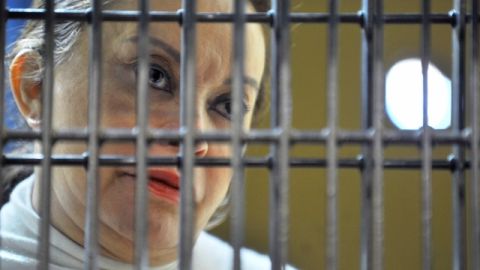 Gordillo Morales en una celda del penal mientras le leían los cargos en su contra.