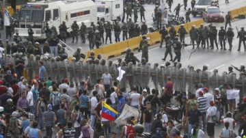 Desde ayer por la tarde se están produciendo manifestaciones y protestas en diferentes puntos del país en contra de la proclamación de Maduro como Presidente.