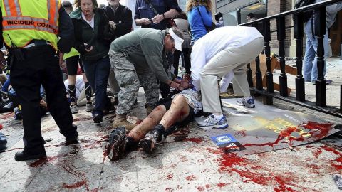Las autoridades siguen sin conocer a la persona responsable por los bombazos que tanto dolor han provocado a cientos de personas y sus familias.